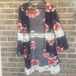 Floral bwith lace accents cardigan by sweet rain size lg